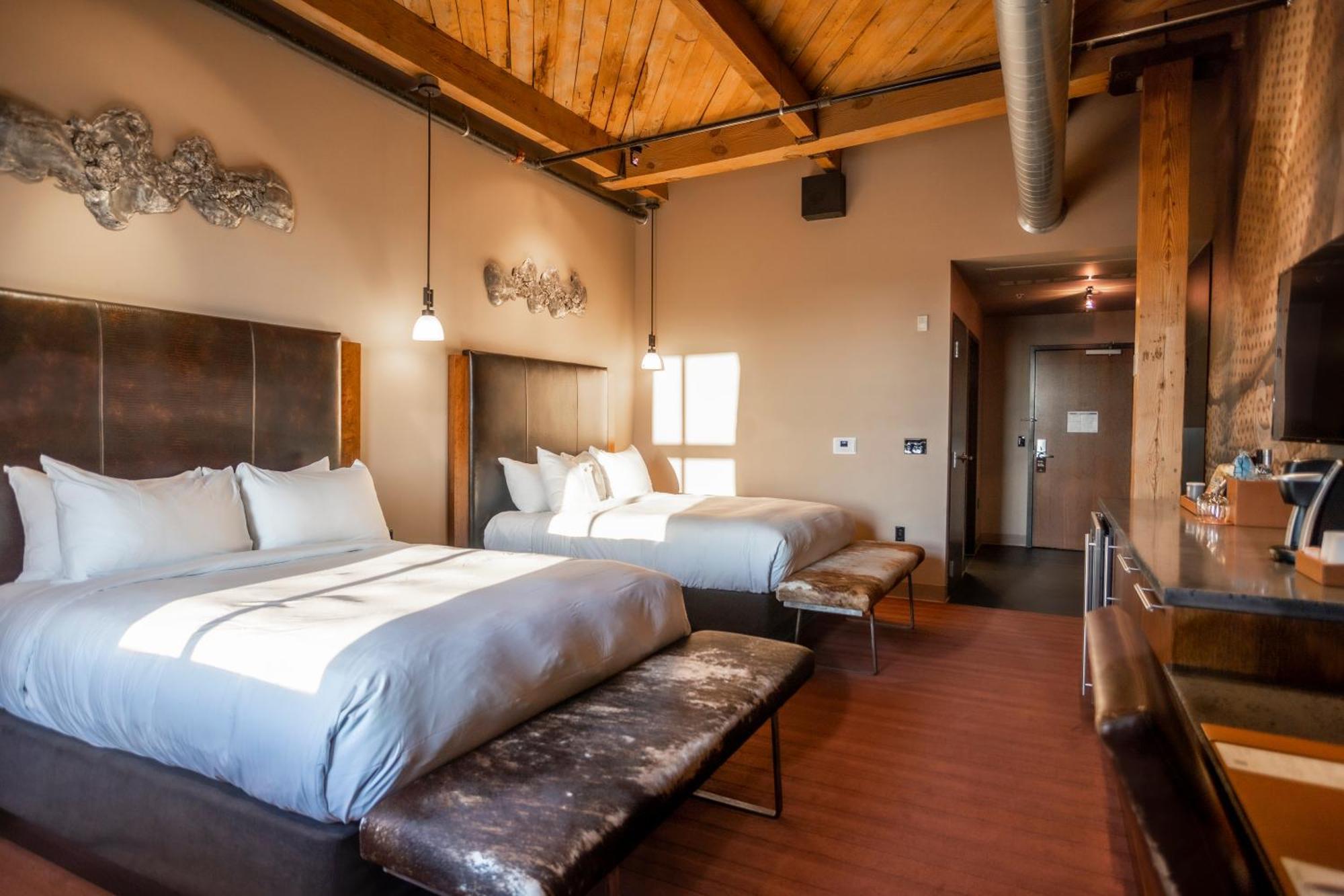 Premium Loft Two Queen Beds