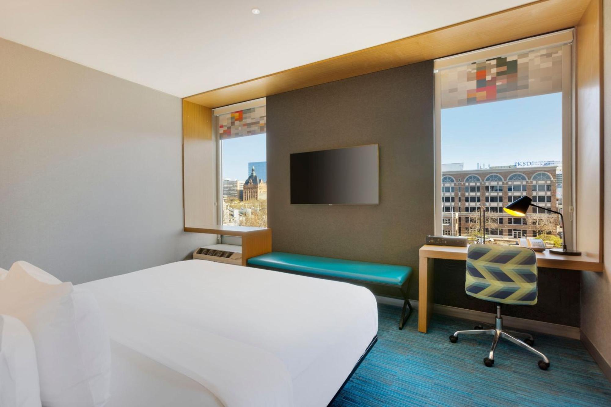 Deluxe King Room,1617856655:JPEG